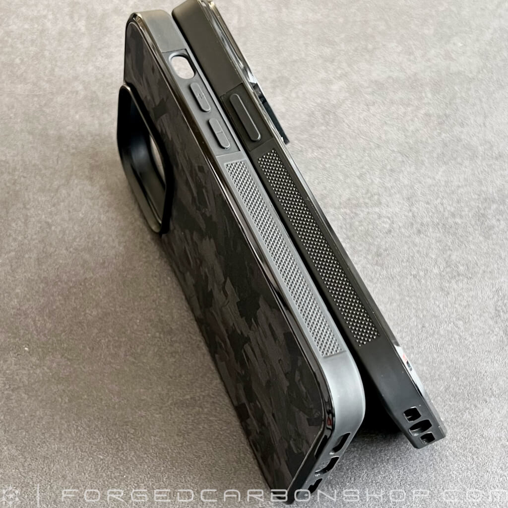Forged Carbon Case Apple iPhone 14 Pro Seite